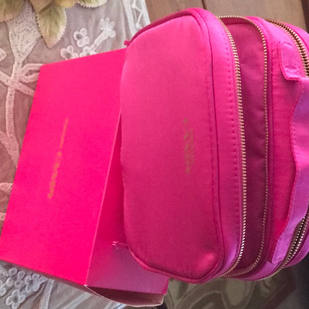 Brand NEW Prada Candy Make-up Bag Color Fuchsia, Size 7 1/2 x 5 1/2 x 3“ wide - Picture 5 of 5